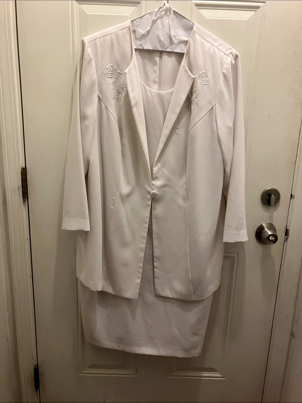 Danny & Nicole White Two-Piece Dress Suit with Embroidered Detail